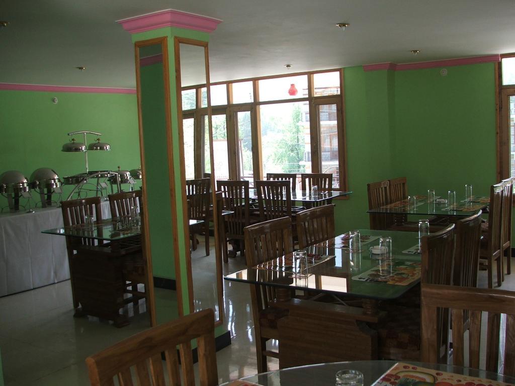 Hotel Ocean Blue Manali Exterior photo