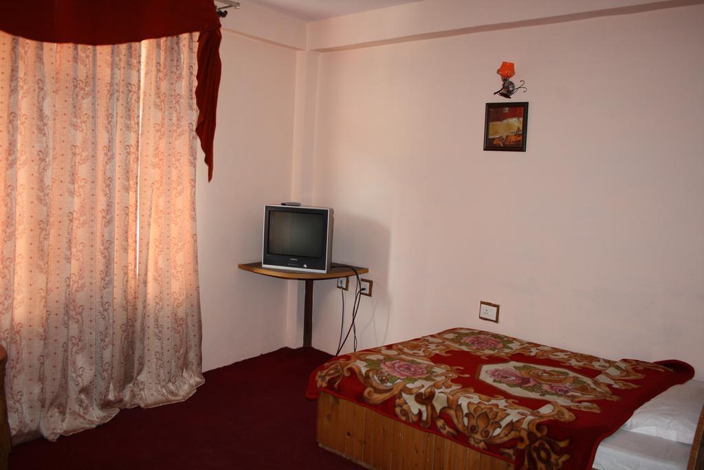Hotel Ocean Blue Manali Exterior photo