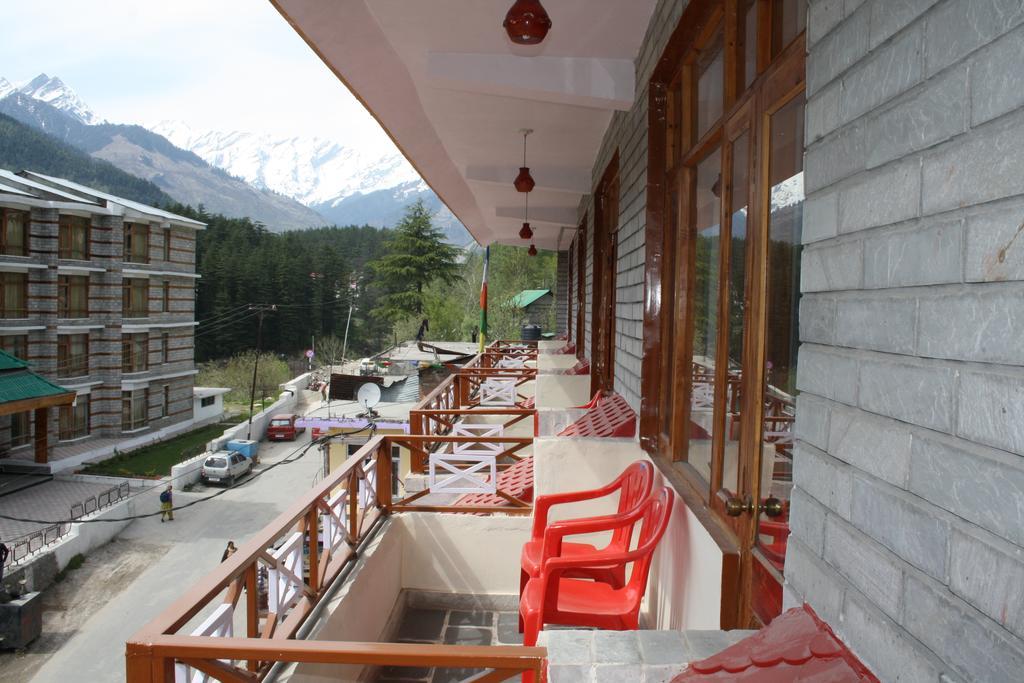 Hotel Ocean Blue Manali Exterior photo