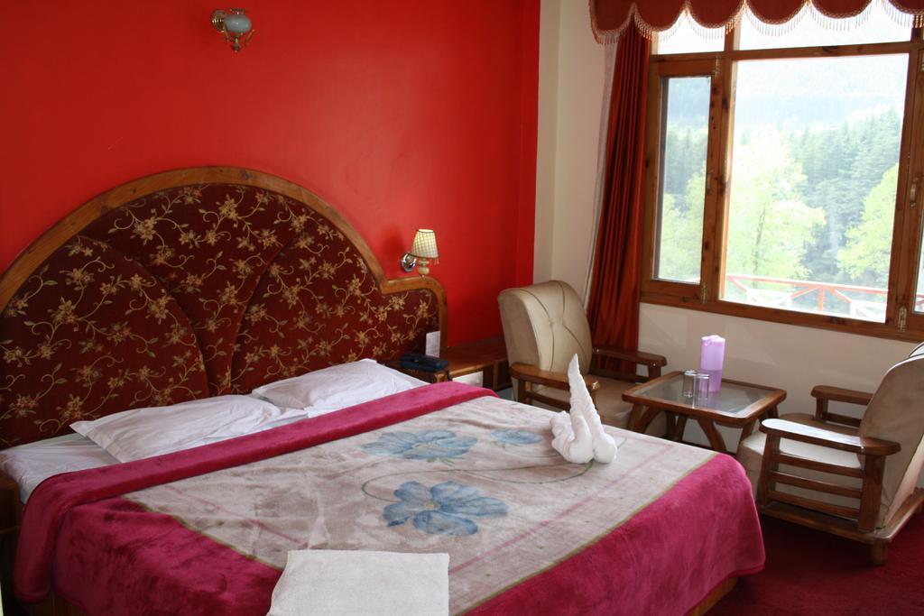 Hotel Ocean Blue Manali Exterior photo