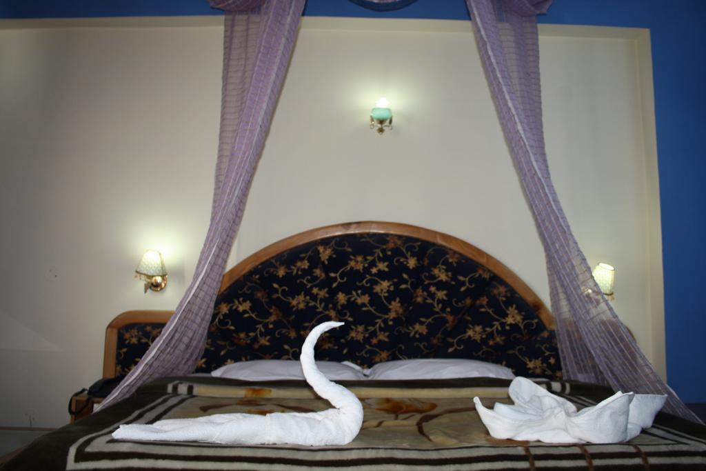 Hotel Ocean Blue Manali Exterior photo